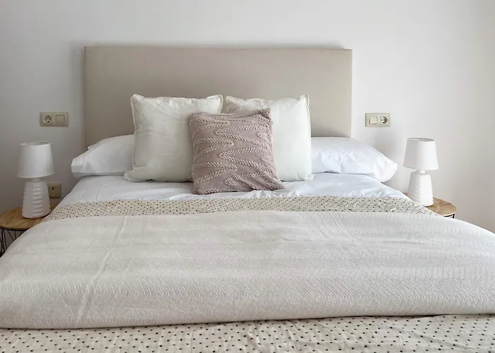 Holiday home Cerezashomes5 *